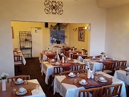 The Hollingdales Hotel