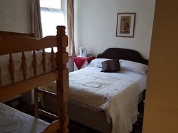 The Hollingdales Hotel