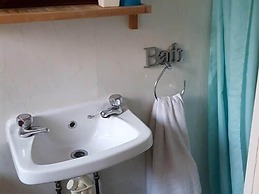 The Hollingdales Hotel