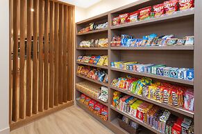 Holiday Inn Express and Suites Detroit/Sterling Heights by IHG