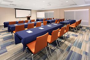 Holiday Inn Express and Suites Detroit/Sterling Heights by IHG