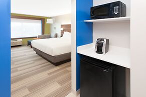 Holiday Inn Express and Suites Detroit/Sterling Heights by IHG