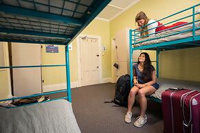 YHA Newcastle Beach