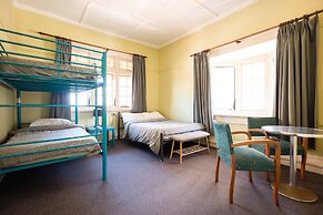 YHA Newcastle Beach