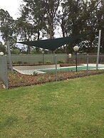Eden Golf View Motel