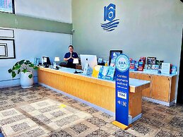 The Sixteenth Naiyang Beach Hotel