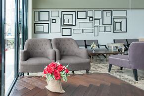 The Sixteenth Naiyang Beach Hotel