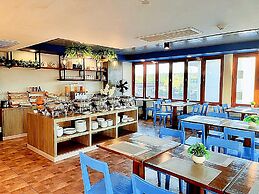 The Sixteenth Naiyang Beach Hotel