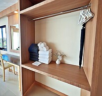 The Sixteenth Naiyang Beach Hotel