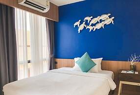 The Sixteenth Naiyang Beach Hotel