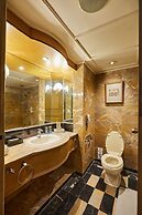 The Royal City Hotel