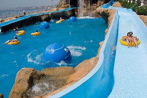 Holiday World Resort