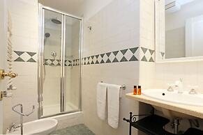 Grand Tour Rome Suites - Liberty Collection