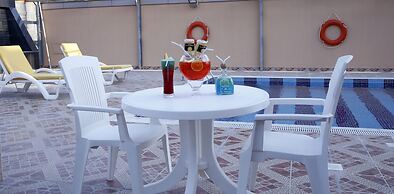 Crystal Palace Hotel