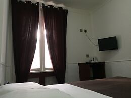 London Continental Hotel