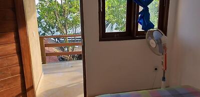 Amed Sari Beach Guesthouse