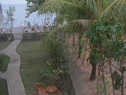 Amed Sari Beach Guesthouse