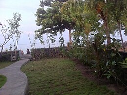 Amed Sari Beach Guesthouse