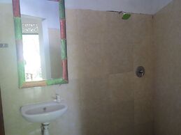 Amed Sari Beach Guesthouse