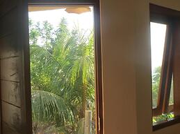 Amed Sari Beach Guesthouse