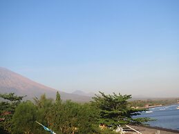 Amed Sari Beach Guesthouse