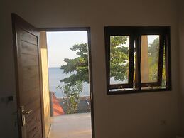 Amed Sari Beach Guesthouse