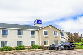 Evansville Inn & Suites By OYO