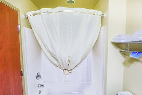 Evansville Inn & Suites By OYO