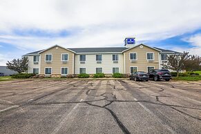 Evansville Inn & Suites By OYO