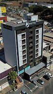 i5 Play Hotel