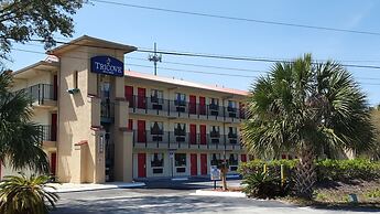 Tricove Inn & Suites