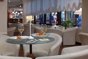 Savoy Beach Hotel & Thermal Spa