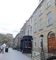 Edinburgh Castle Apartments and Suites
