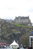 Edinburgh Castle Apartments and Suites