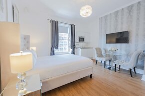 Edinburgh Castle Apartments and Suites