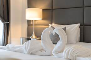 Edinburgh Castle Apartments and Suites