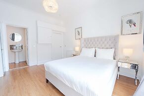 Edinburgh Castle Apartments and Suites