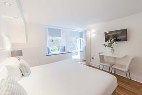 Edinburgh Castle Apartments and Suites