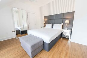 Edinburgh Castle Apartments and Suites