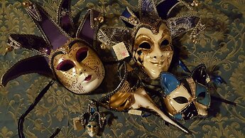 Castle on Glen - 3 Bedroom Home