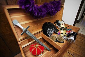 Castle on Glen - 3 Bedroom Home