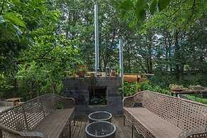 Arro Khampa by Zinc Journey Lijiang