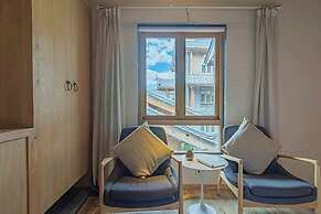 Arro Khampa by Zinc Journey Lijiang