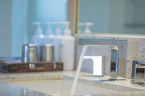 Arro Khampa by Zinc Journey Lijiang