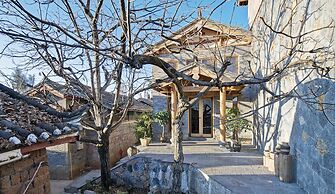Arro Khampa by Zinc Journey Lijiang