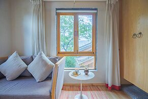 Arro Khampa by Zinc Journey Lijiang