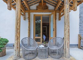 Arro Khampa by Zinc Journey Lijiang