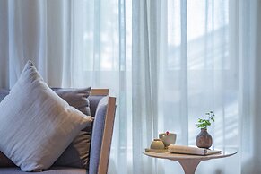 Arro Khampa by Zinc Journey Lijiang