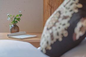 Arro Khampa by Zinc Journey Lijiang