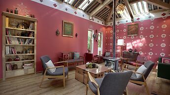 Arro Khampa by Zinc Journey Lijiang